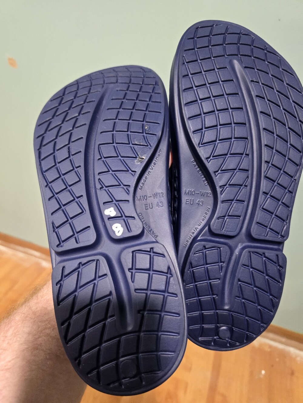 Oofos Ooriginal Recovery Thong Flip Flop Sandal Mens 10 Blue - Picture 3 of 3